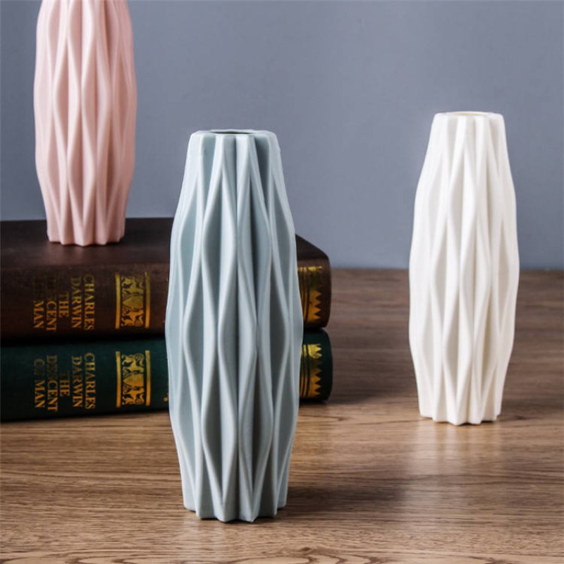 Plastic Vase Manufacturer - Nordic White Matte Spiral Stripe