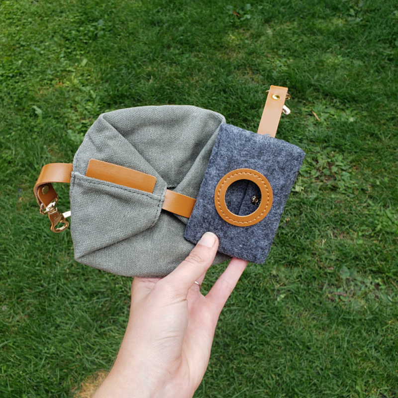 Pet Hiking Bowl Supplier - Portable Slow Feeder Waxed Canvas Waterproof