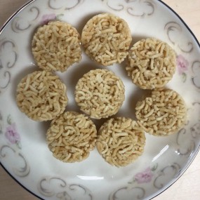 Dry Crispy Noodles Factory - OEM Whole Box Office Casual Snacks