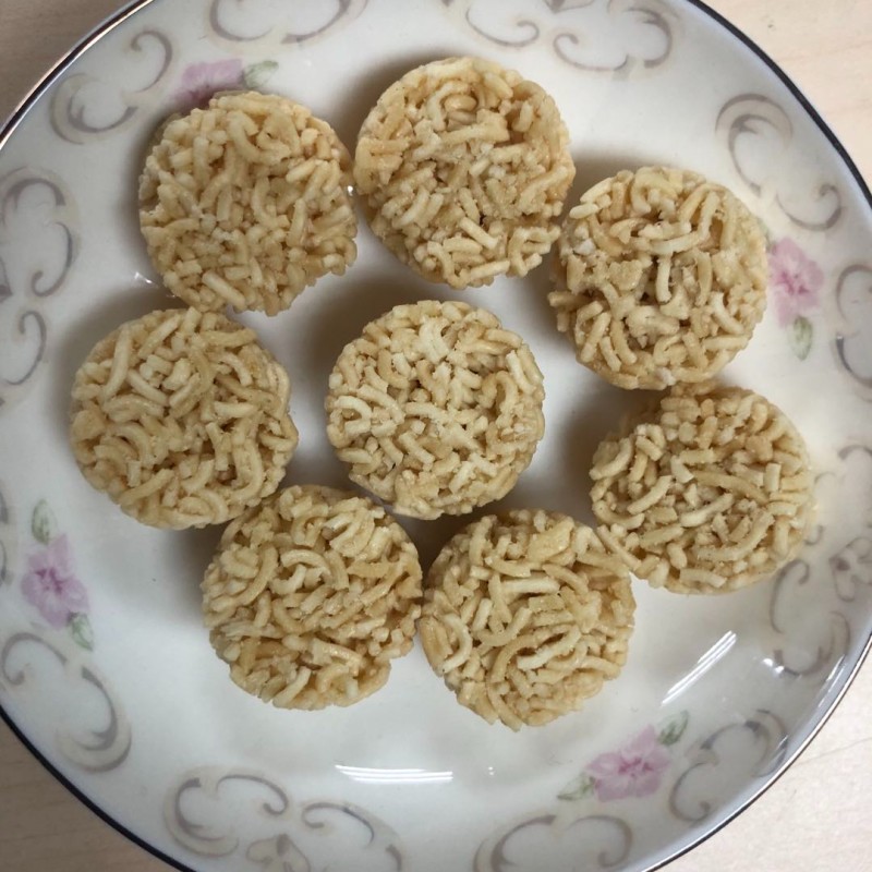 Dry Crispy Noodles Factory - OEM Whole Box Office Casual Snacks