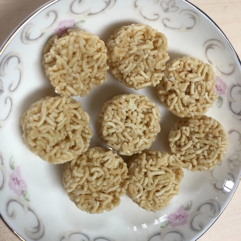 Dry Crispy Noodles Factory - OEM Whole Box Office Casual Snacks