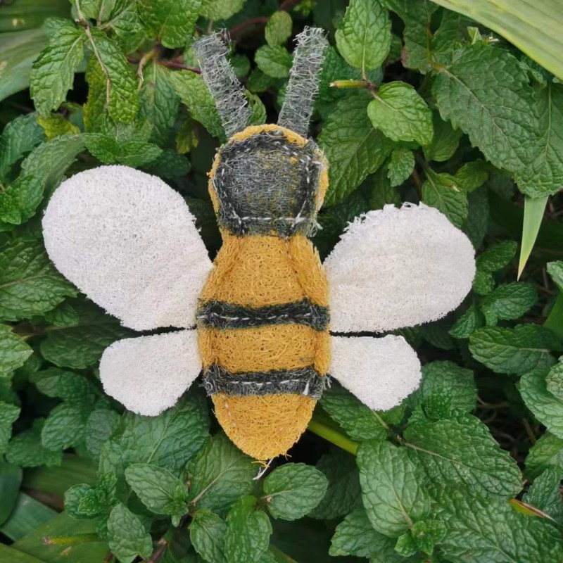 Pet Toys Supplier - Bee Shape Loofah Animal Toy Custom Design