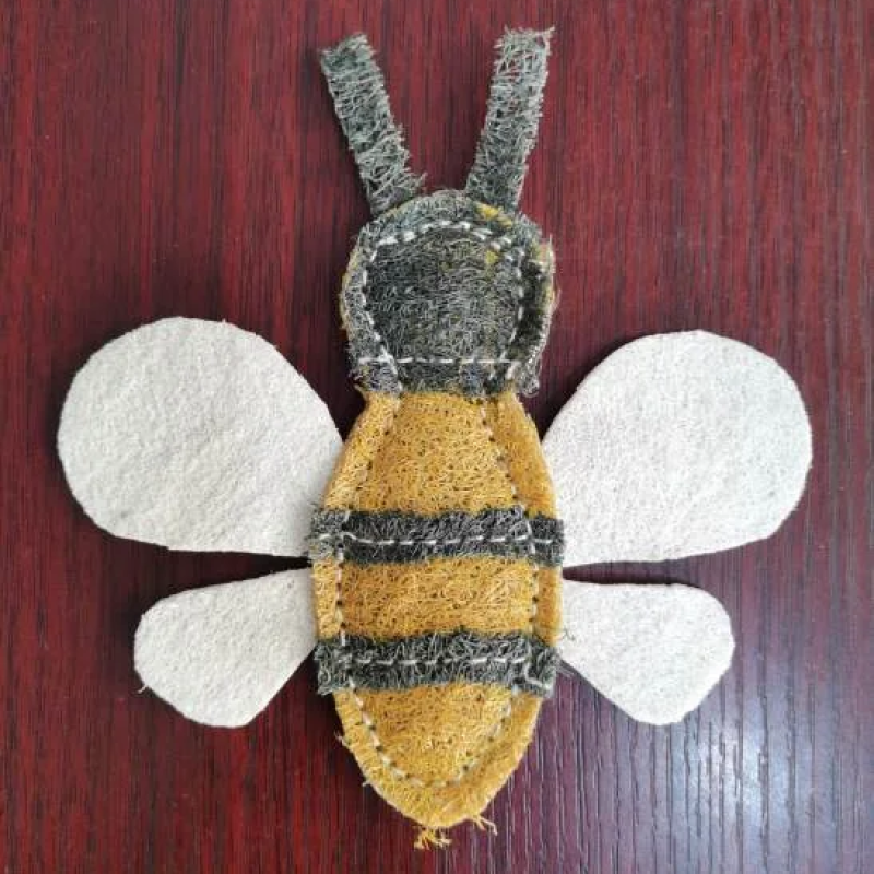 Pet Toys Supplier - Bee Shape Loofah Animal Toy Custom Design
