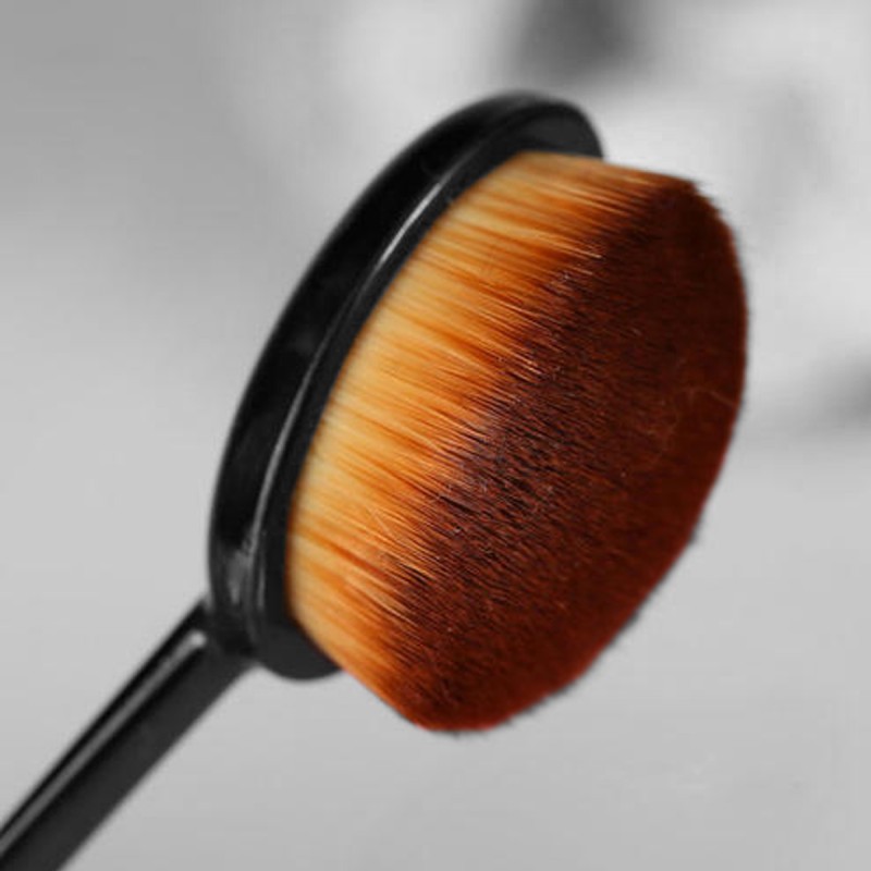 Makeup Brush Factory - Dense Fiber Nylon Foundation Brush