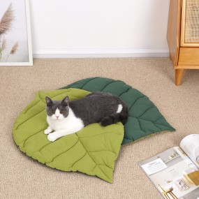 Pet Nest Factory - Warm Comfortable Floor Mat Cover