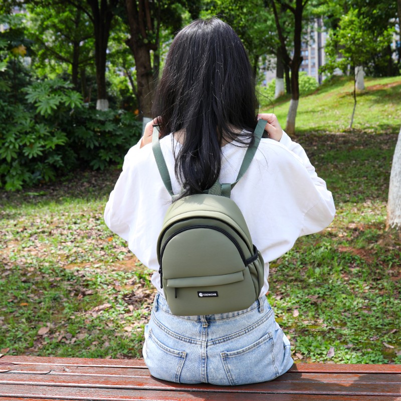 Dog Walking Bag Supplier - Large Capacity Crossbody Poop Bag Holder