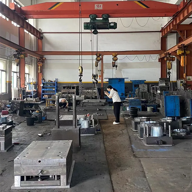 Pet Food Container Mold Supplier - OEM Feeding Toy Injection