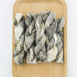 Dried Fish Skin Factory - Sea Best Price Salmon Fish Skin Dog Treats Pet Food