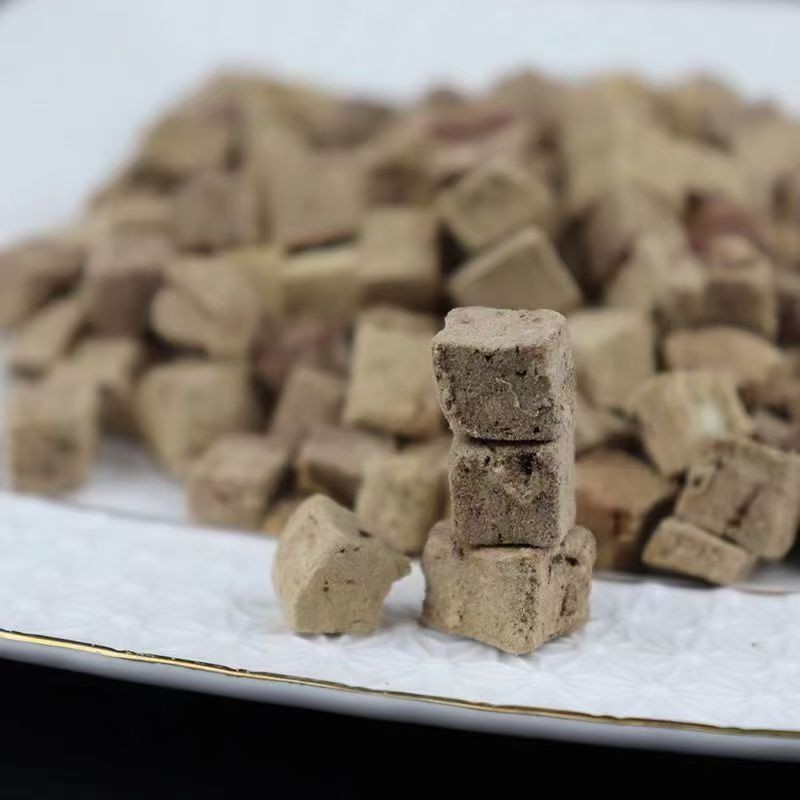 Dog Snacks Supplier - Gourmet Freeze-Dried Beef Liver Chunks