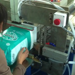 Adult Diapers Packing Machine Factory - Semi Automatic Filling