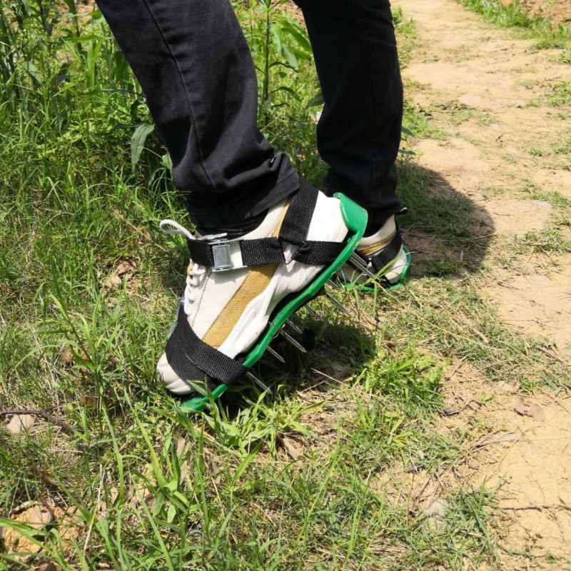 Spiked Shoes Manufacturer - Epoxy Resin Floor Screeding