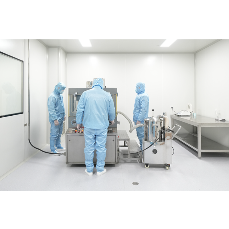 Clove Oil Supplier - Rich Eugenol Clear Liquid Bottles