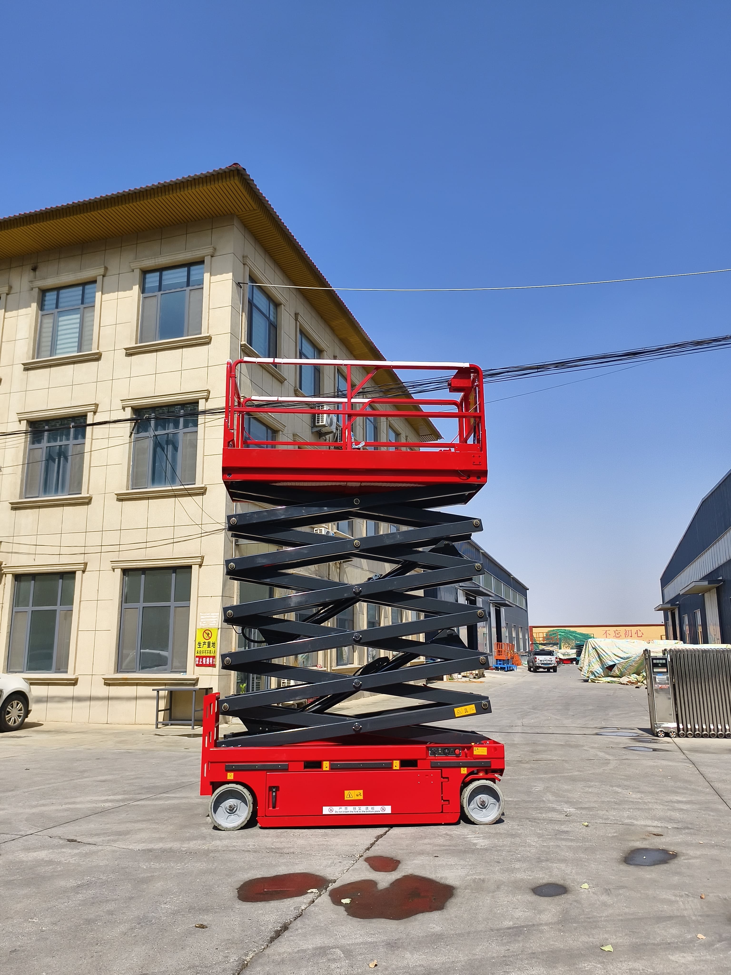 Self-propelled high-altitude platform