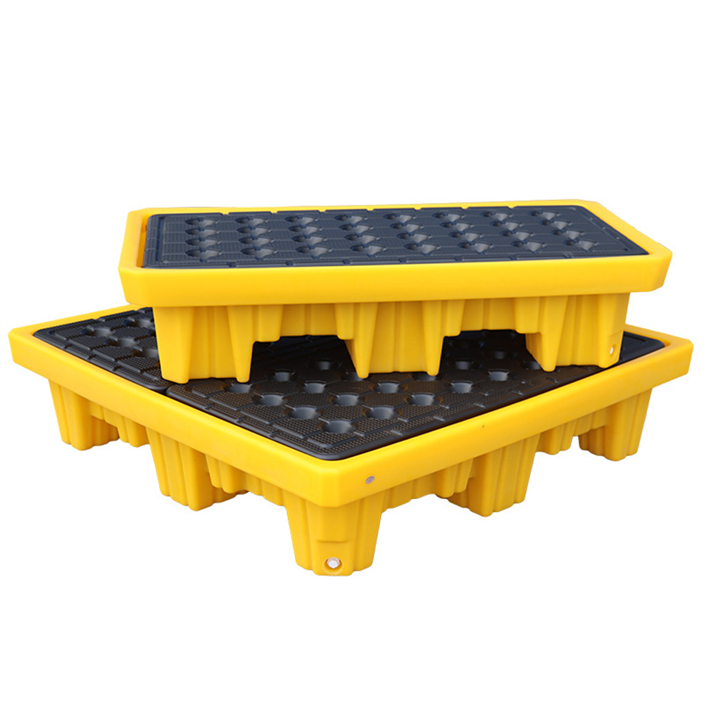 Spill containment pallet