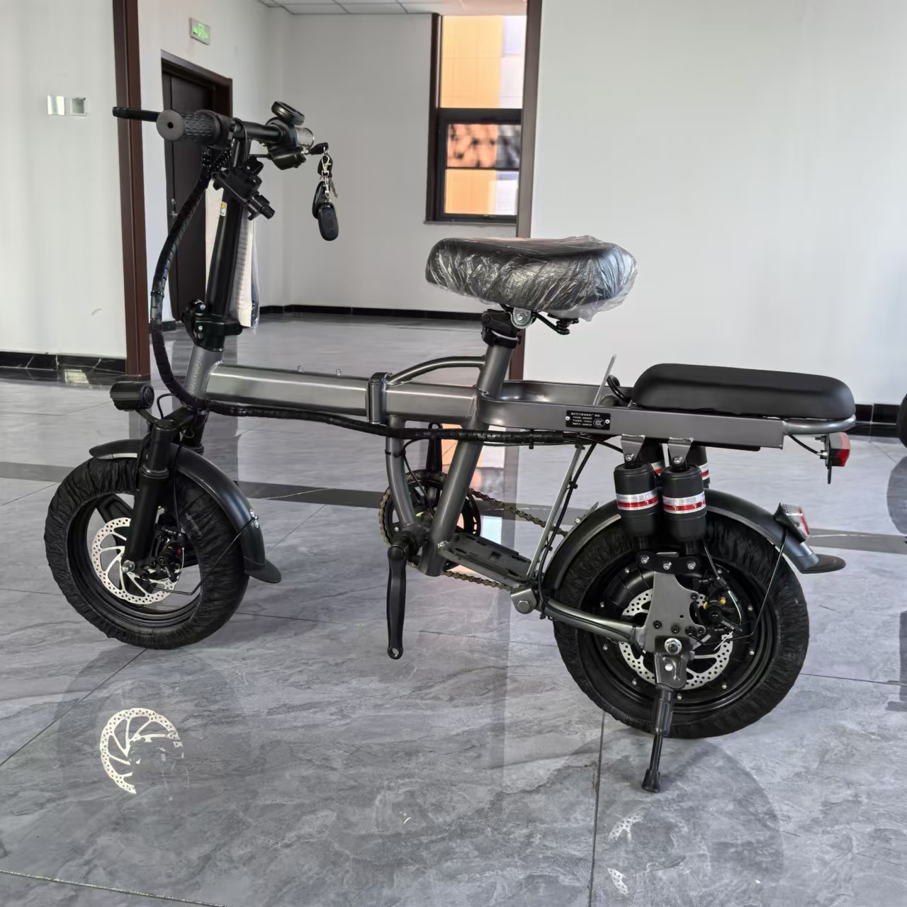 Folding electric bicycle