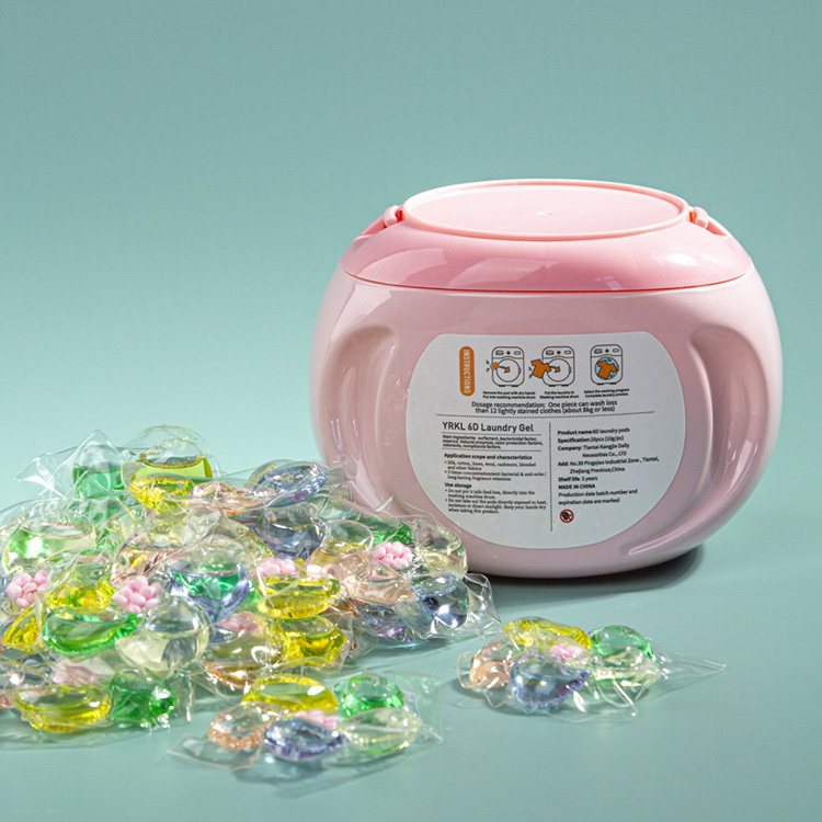 Laundry detergent pod